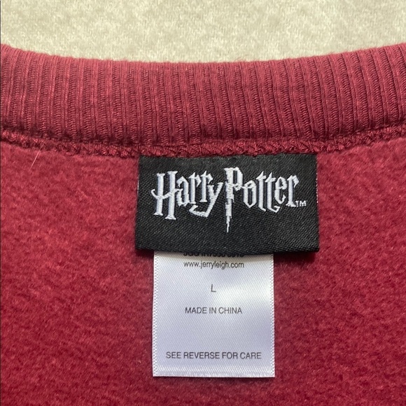 Harry Potter Burgundy Crew Neck Sweatshirt Size Large - Picture 3 of 10